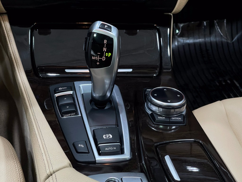 2014 BMW 5 Series Image 29