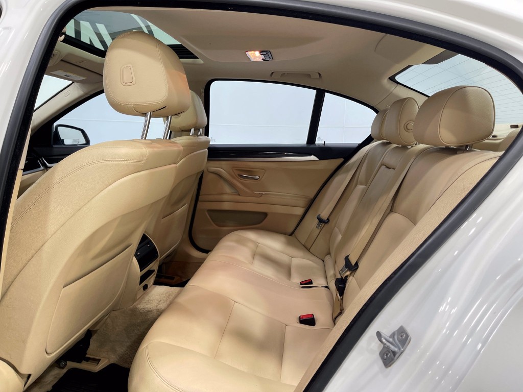2014 BMW 5 Series Image 30