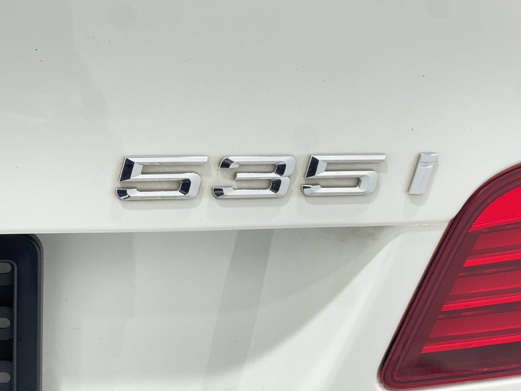 2014 BMW 5 Series Image 39