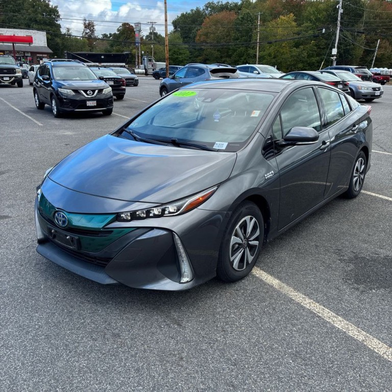 2017 Toyota Prius Image 2