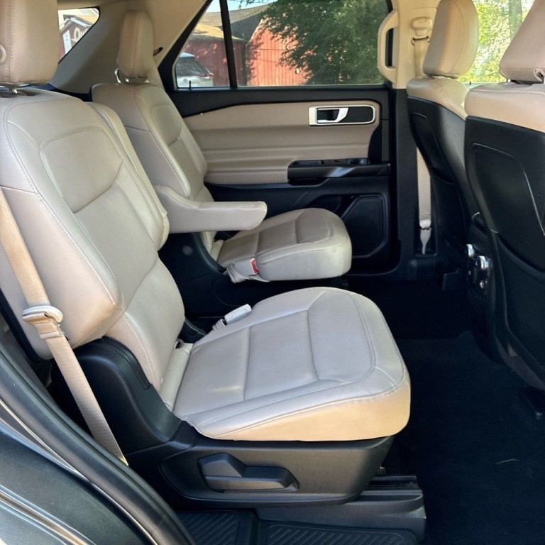 2020 Ford Explorer Image 11
