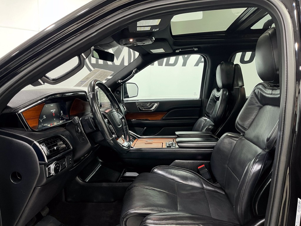 2019 Lincoln Navigator Image 13