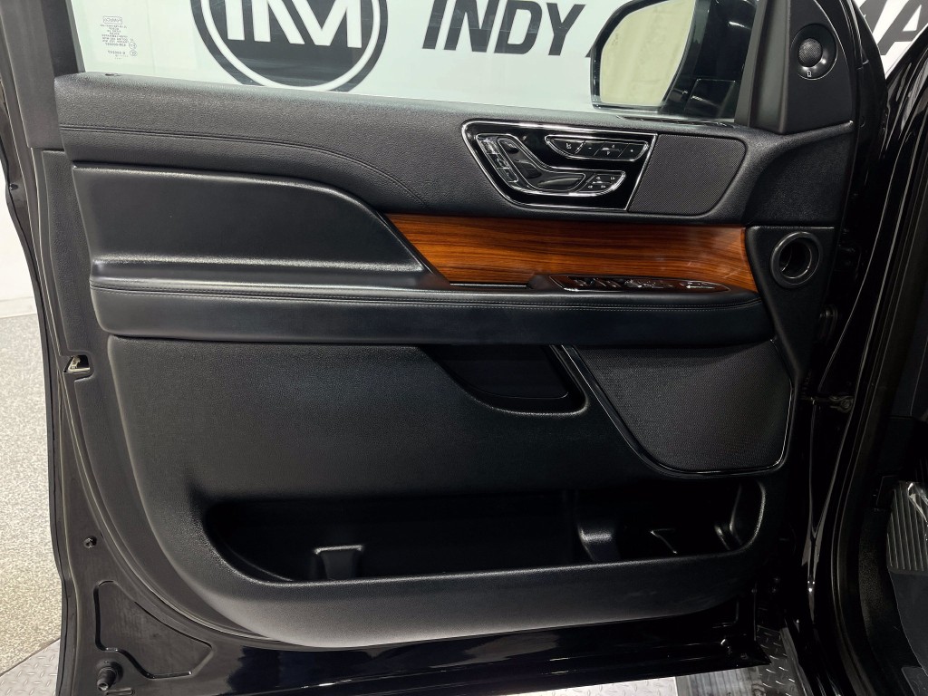 2019 Lincoln Navigator Image 15
