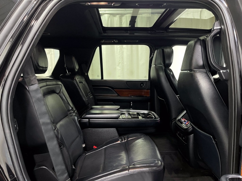 2019 Lincoln Navigator Image 33