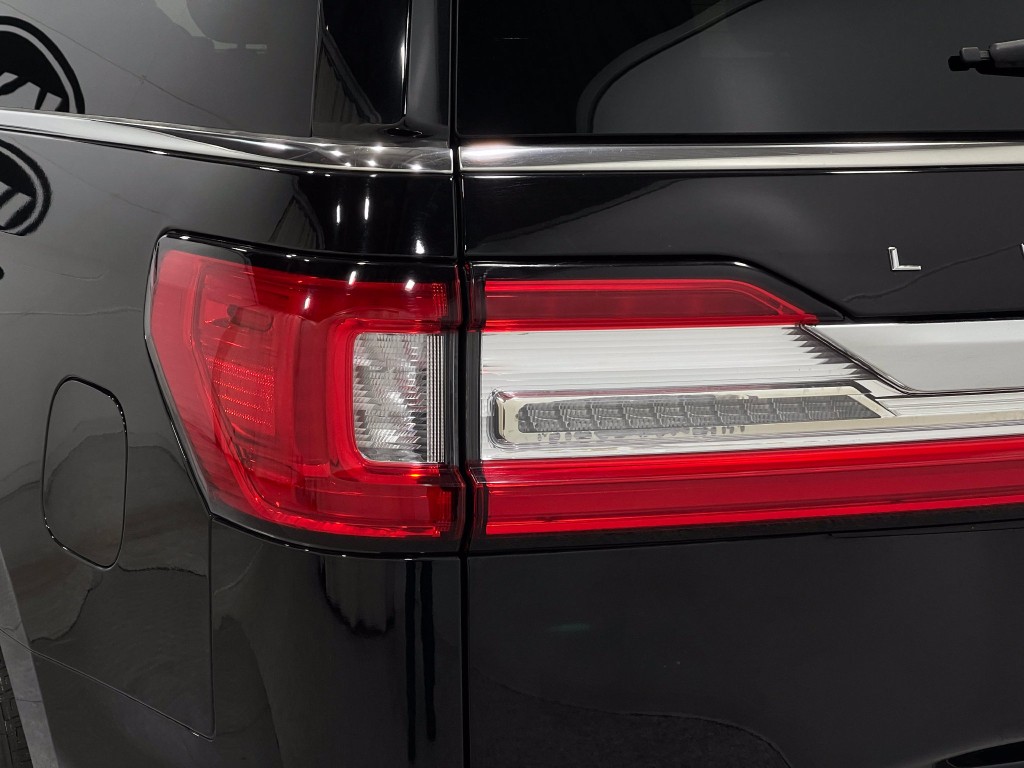 2019 Lincoln Navigator Image 35