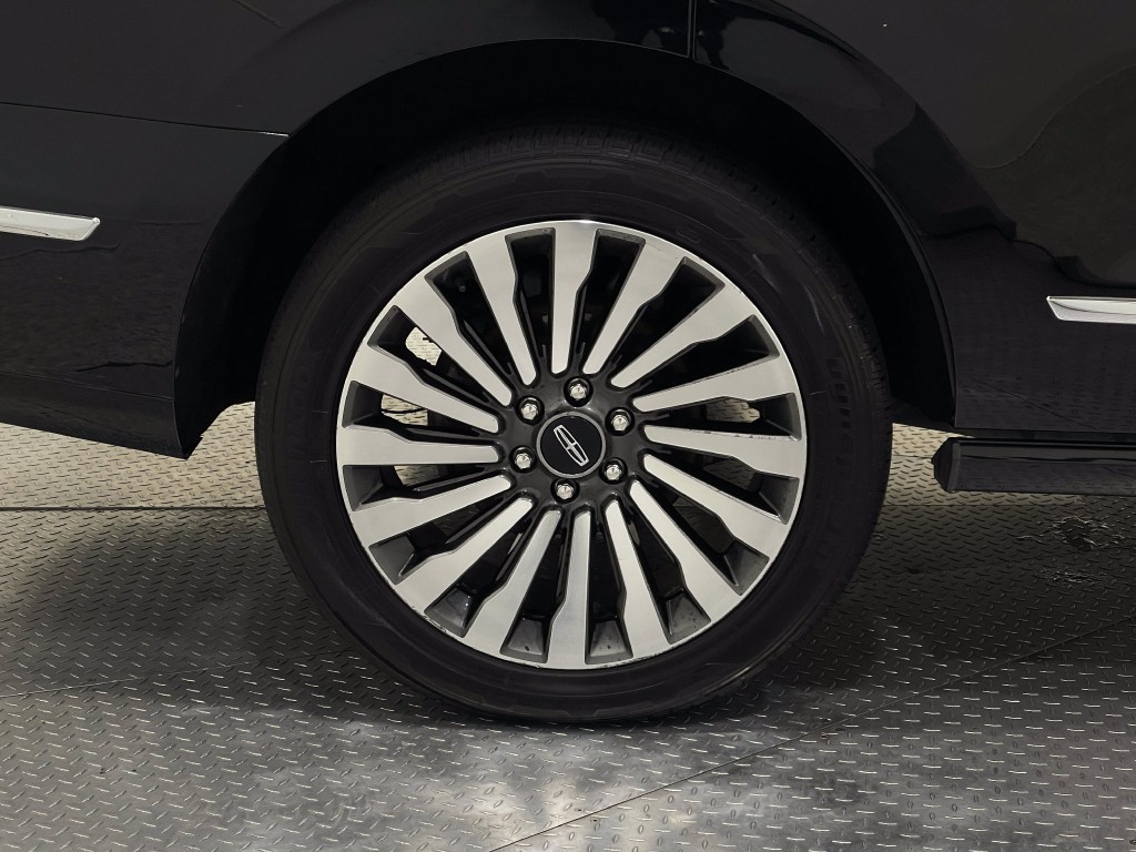 2019 Lincoln Navigator Image 36