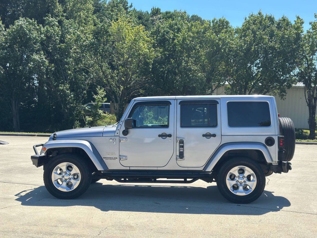 2014 Jeep Wrangler Unlimited Image 2