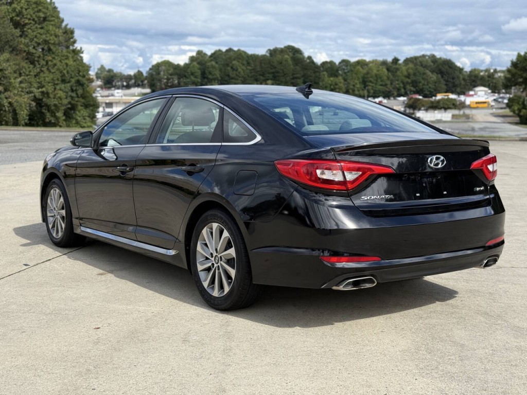 2017 Hyundai Sonata Image 3
