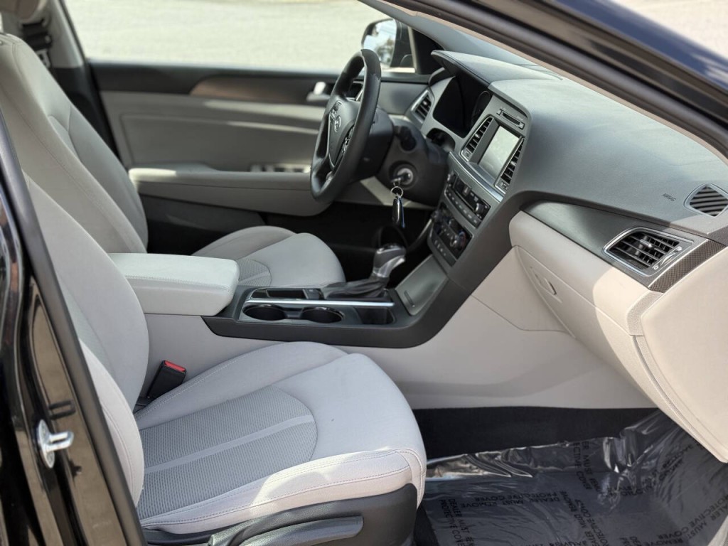 2017 Hyundai Sonata Image 12