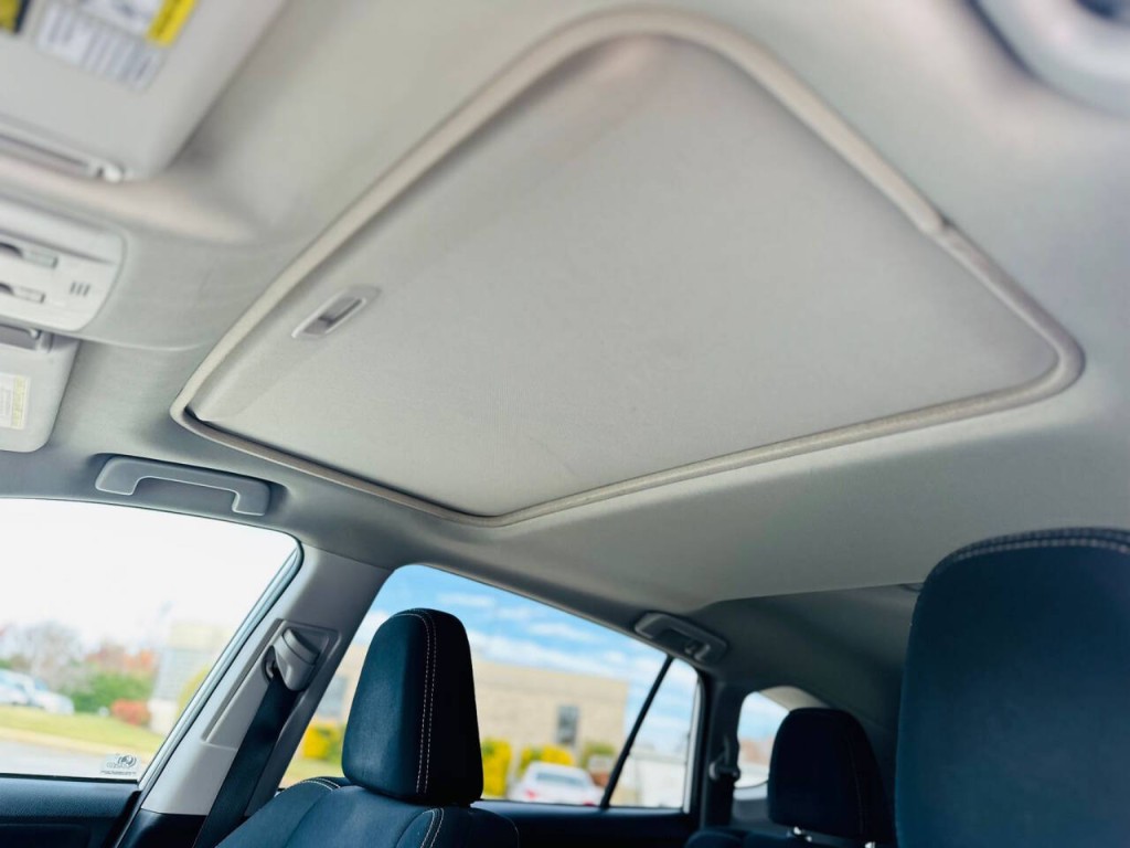 2015 Toyota Rav4 Image 7
