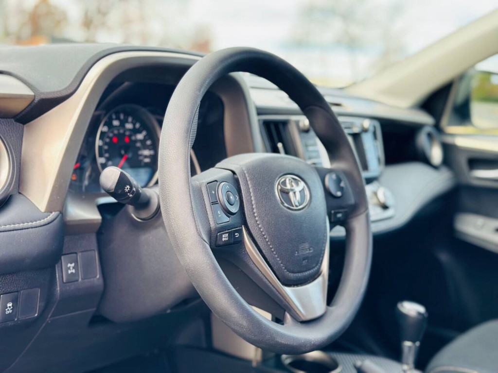 2015 Toyota Rav4 Image 8