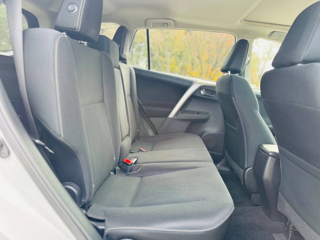 2015 Toyota Rav4 Image 11