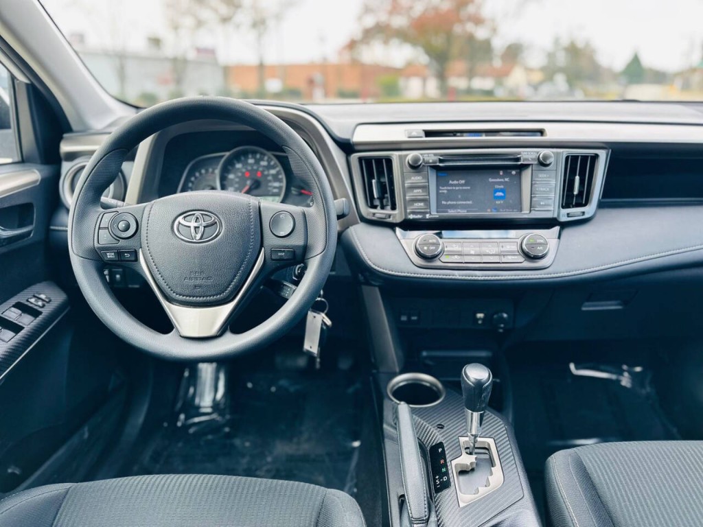 2015 Toyota Rav4 Image 12