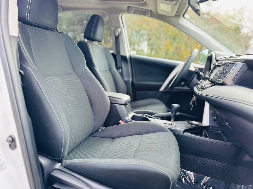 2015 Toyota Rav4 Image 13