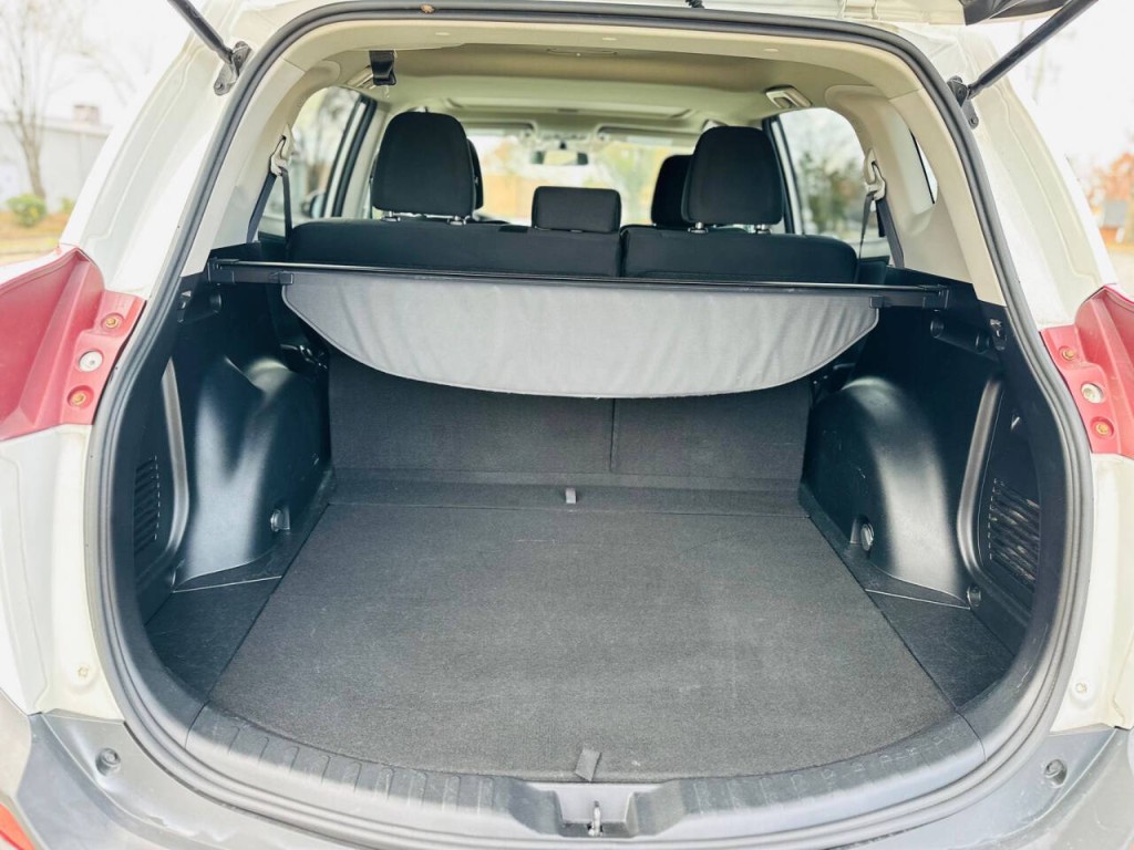 2015 Toyota Rav4 Image 16