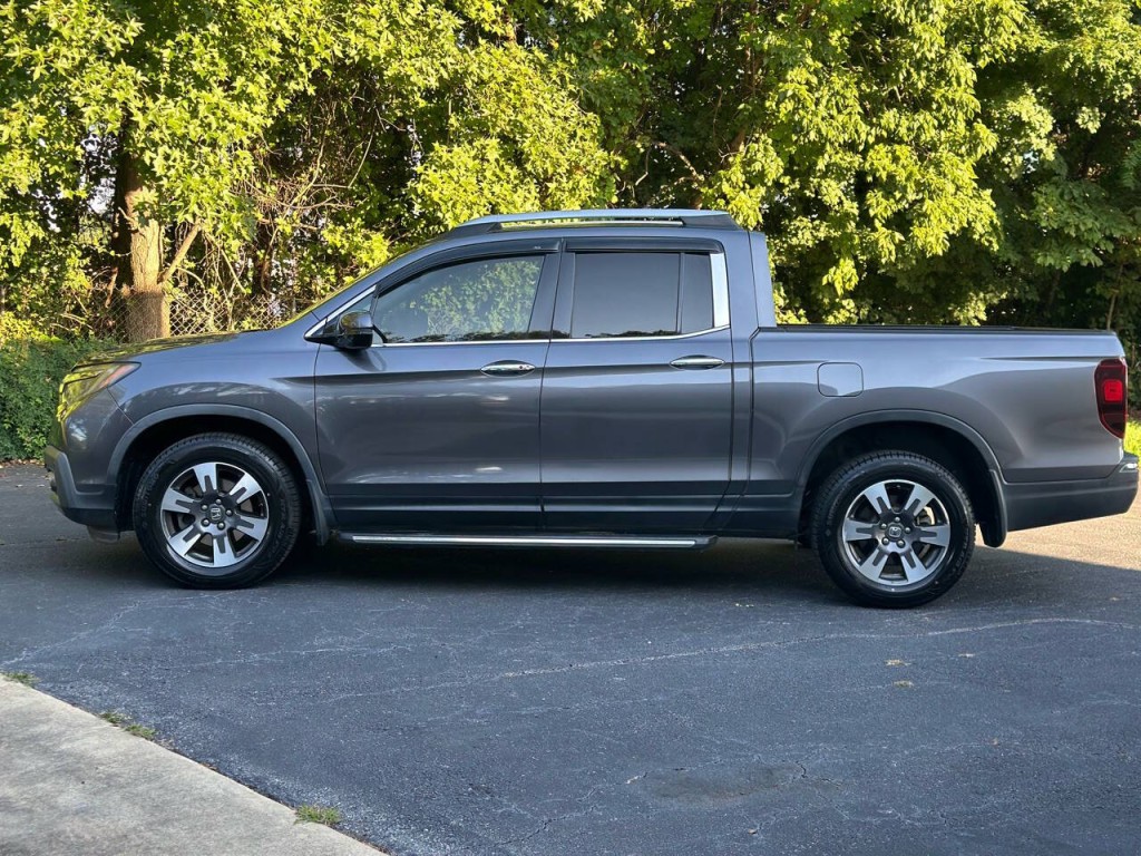 2019 Honda Ridgeline Image 2