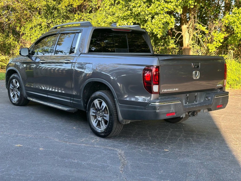 2019 Honda Ridgeline Image 3