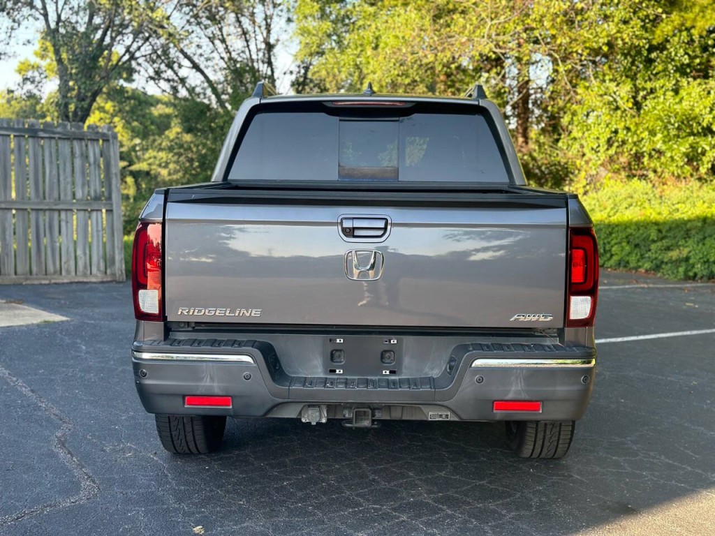 2019 Honda Ridgeline Image 4