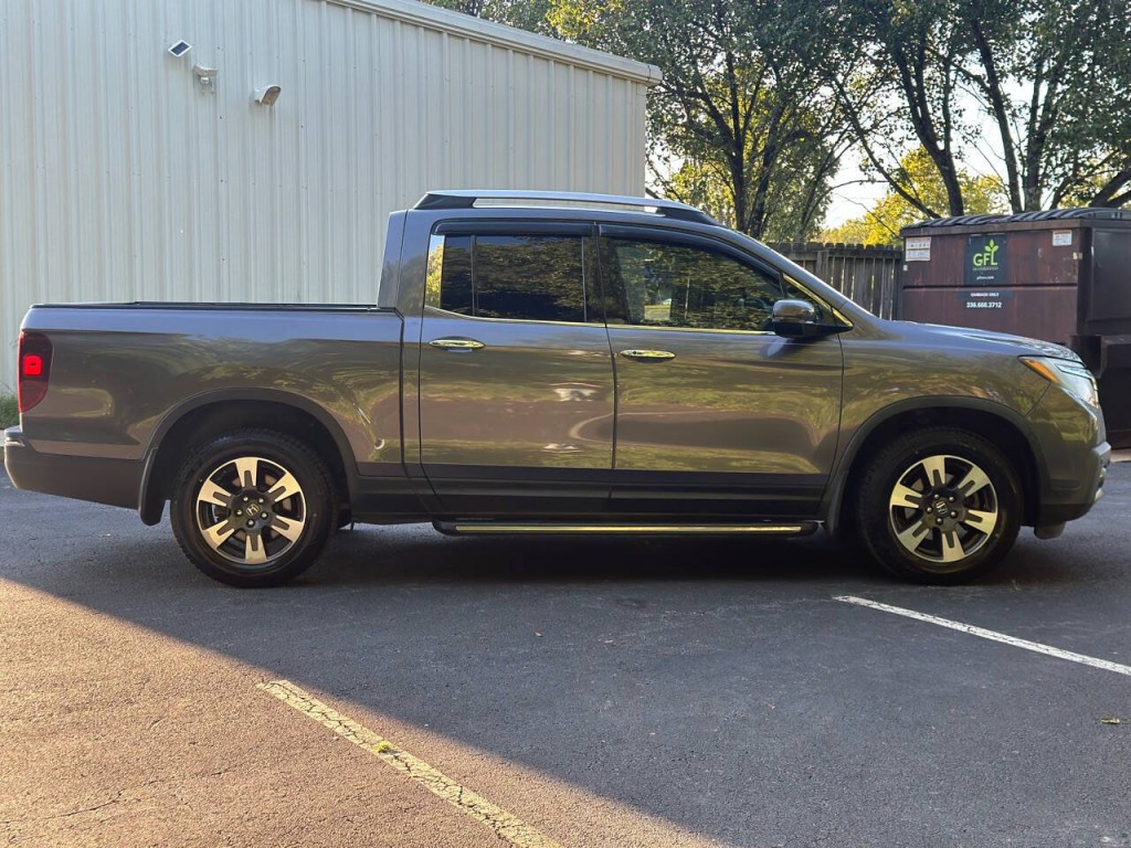 2019 Honda Ridgeline Image 6