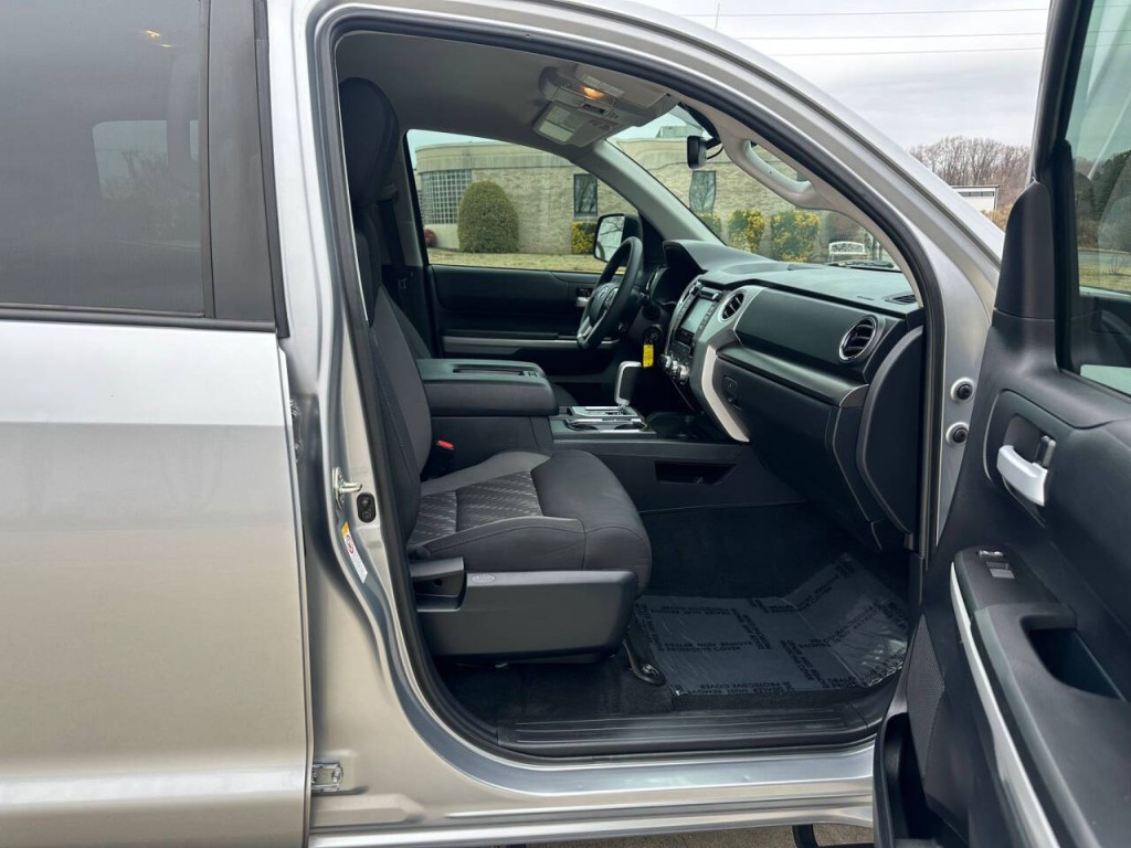2018 Toyota Tundra Image 12
