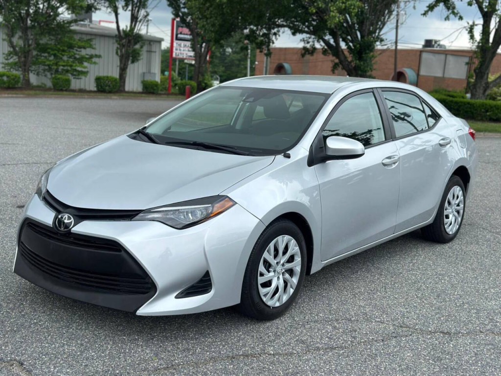 2018 Toyota Corolla Image 1