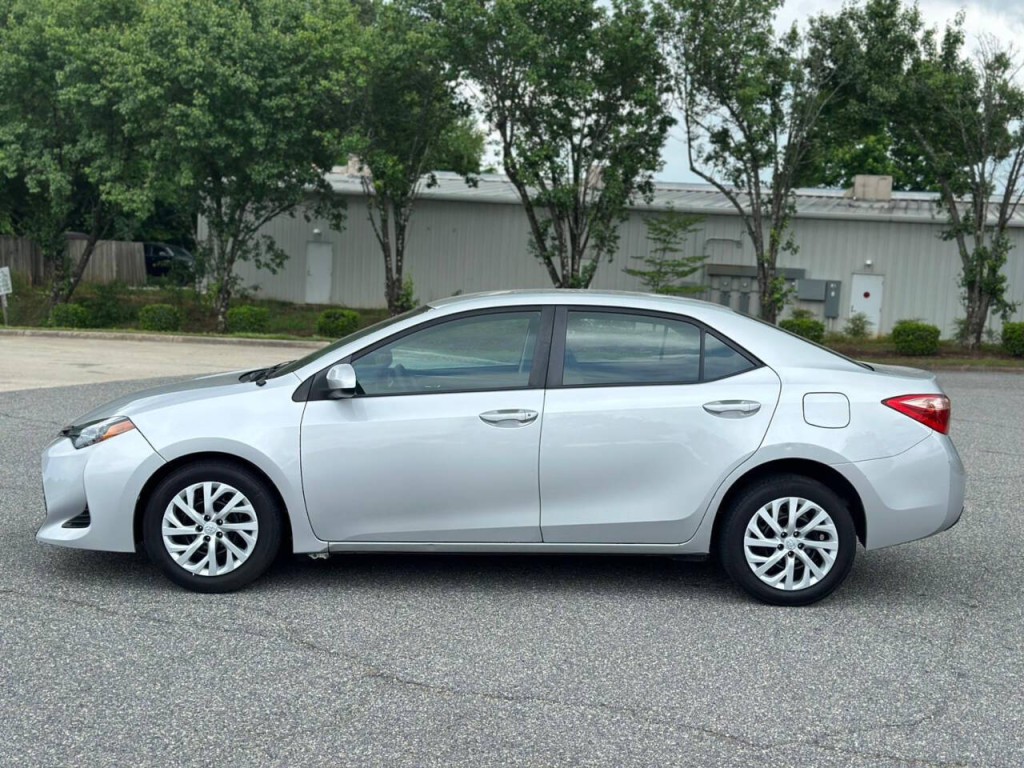2018 Toyota Corolla Image 2