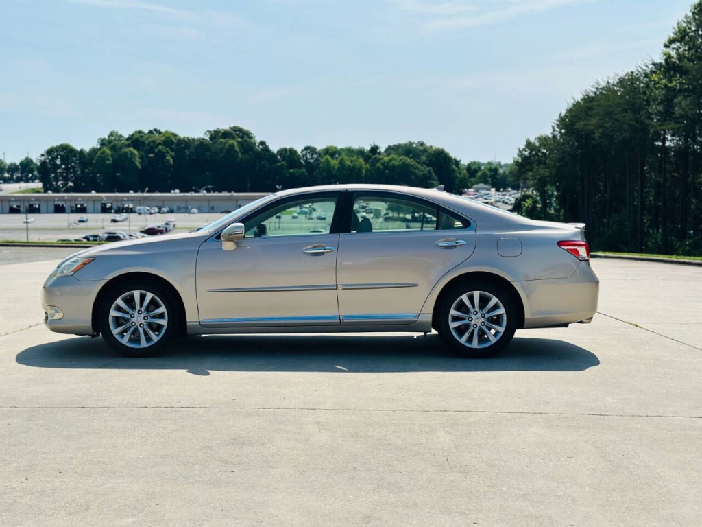 2012 Lexus ES 350 Image 2