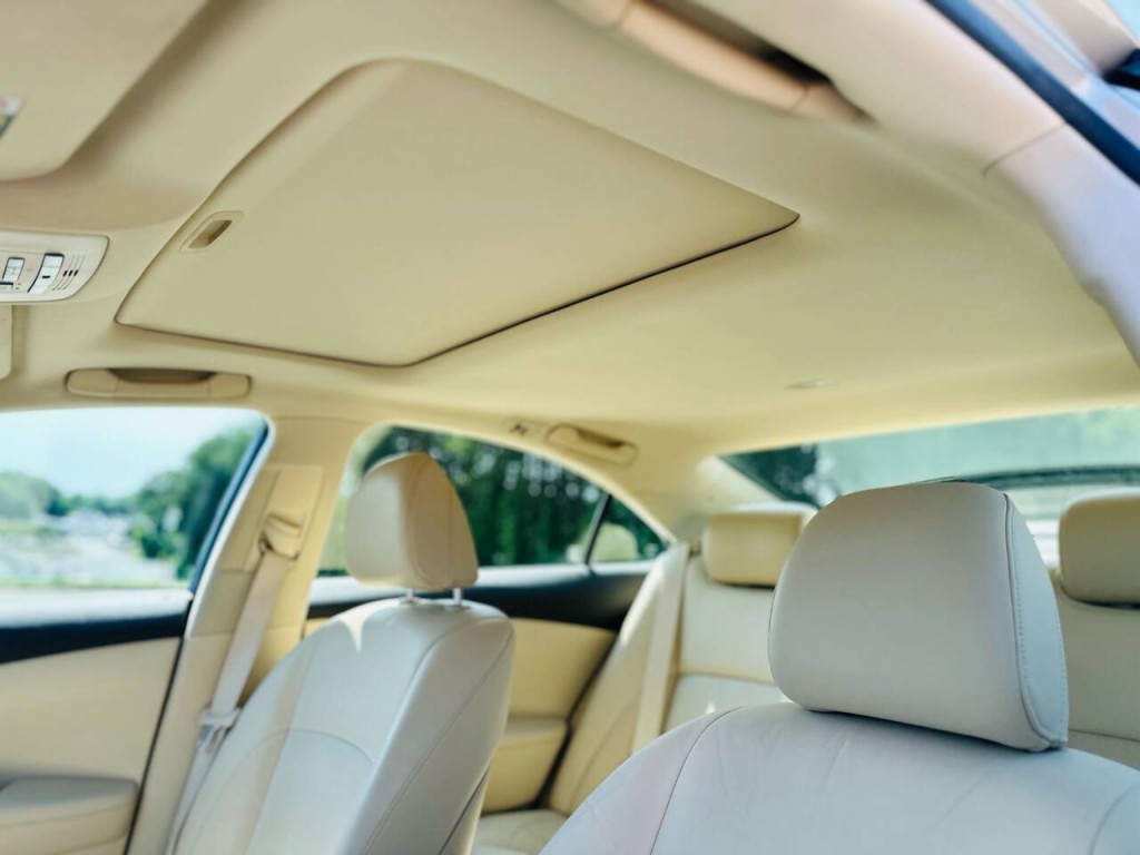 2012 Lexus ES 350 Image 7