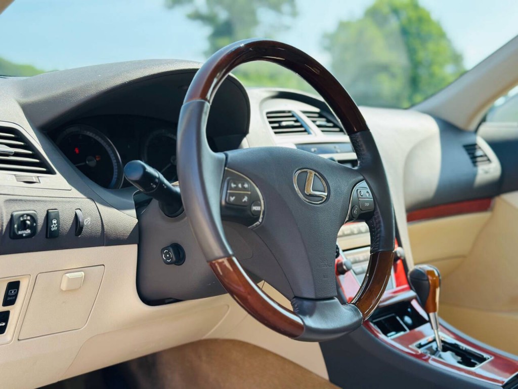 2012 Lexus ES 350 Image 8