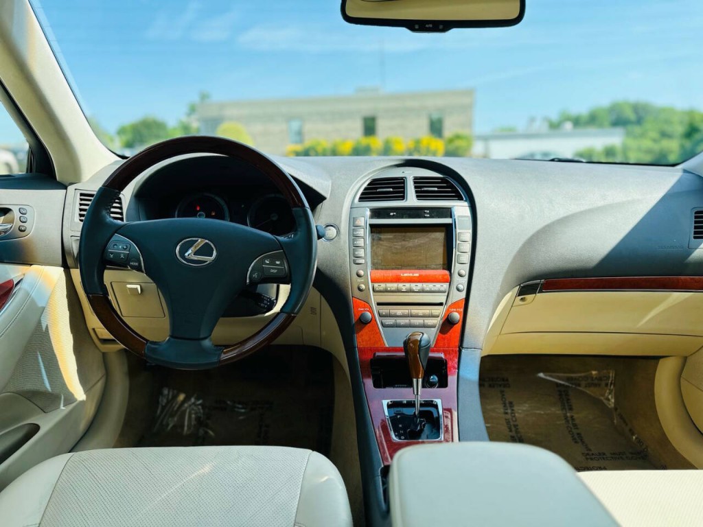 2012 Lexus ES 350 Image 12