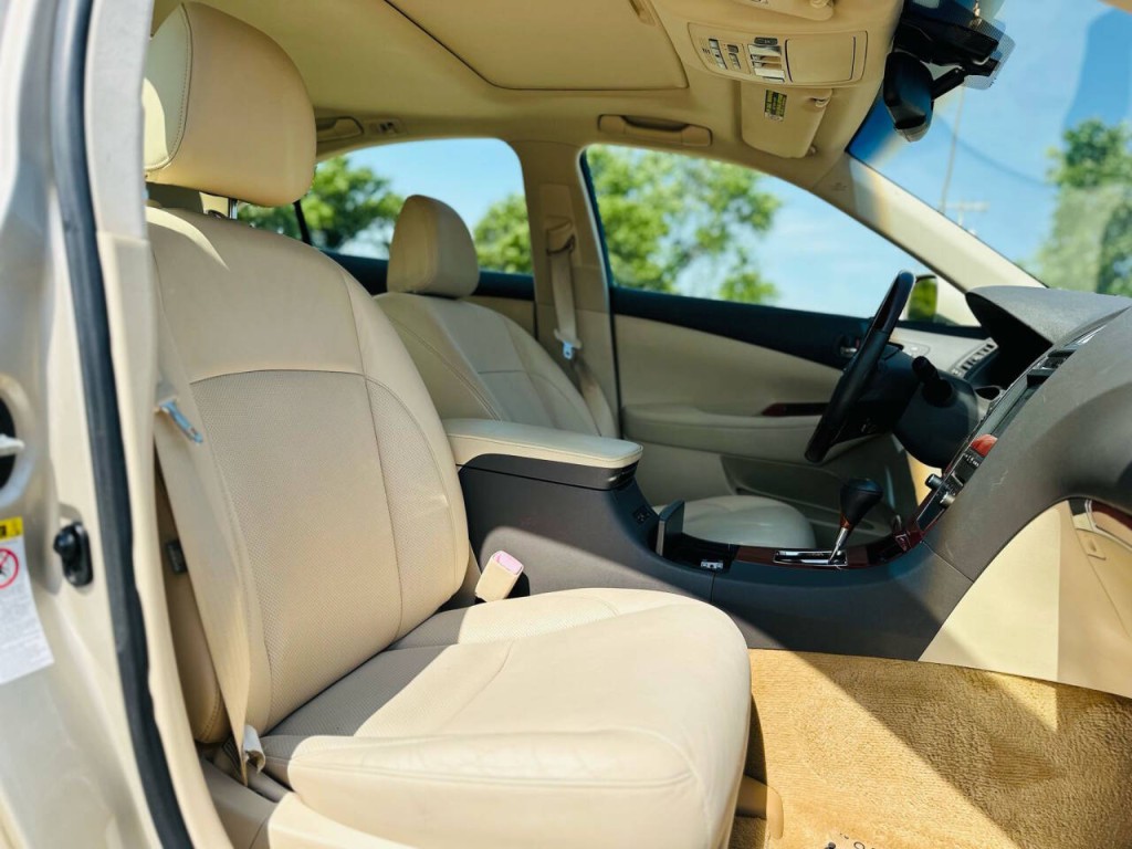 2012 Lexus ES 350 Image 13