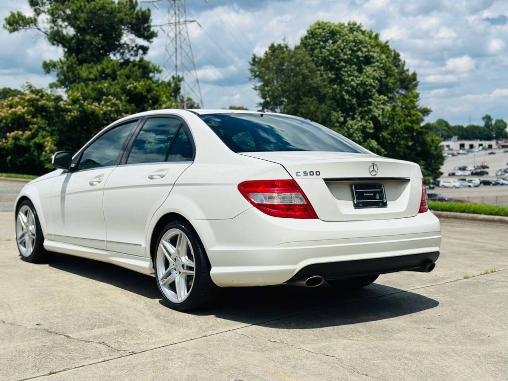 2009 Mercedes-Benz C-Class Image 3