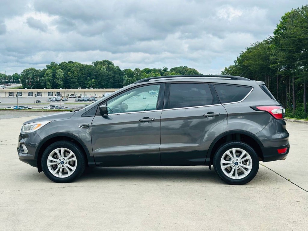 2017 Ford Escape Image 2
