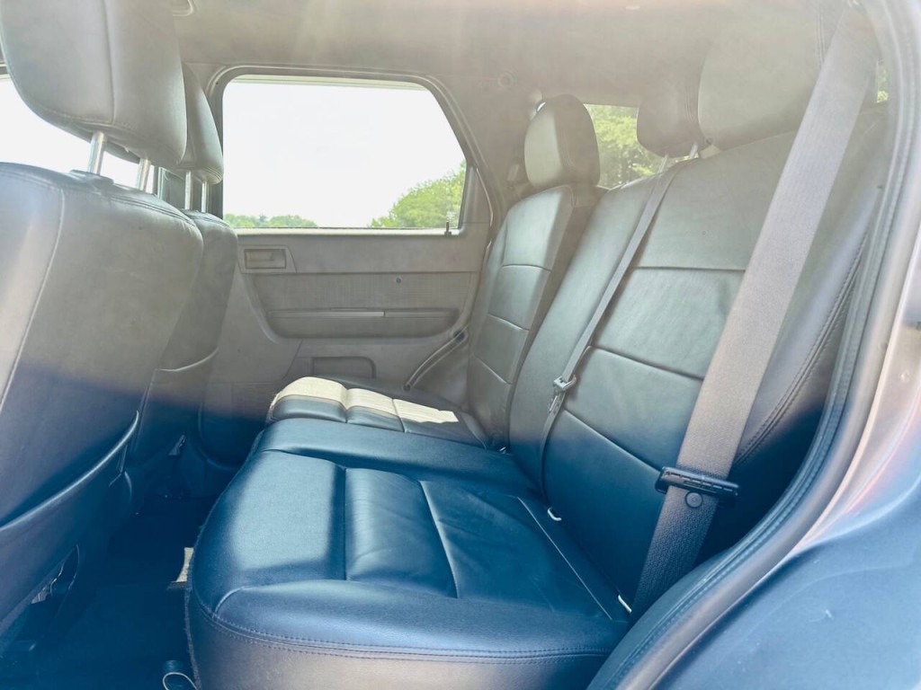 2010 Ford Escape Image 9