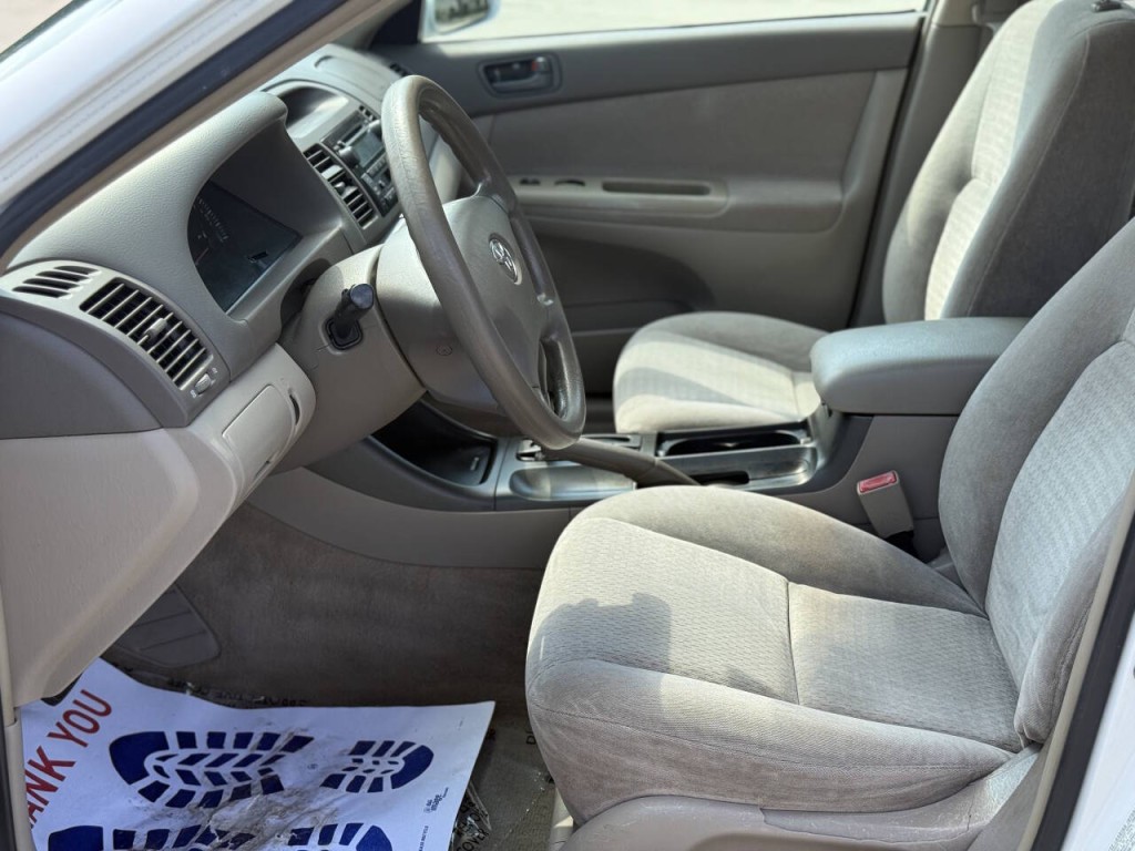 2002 Toyota Camry Image 8