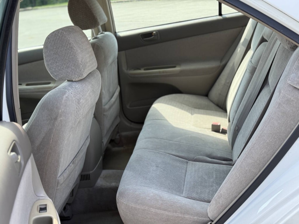 2002 Toyota Camry Image 9