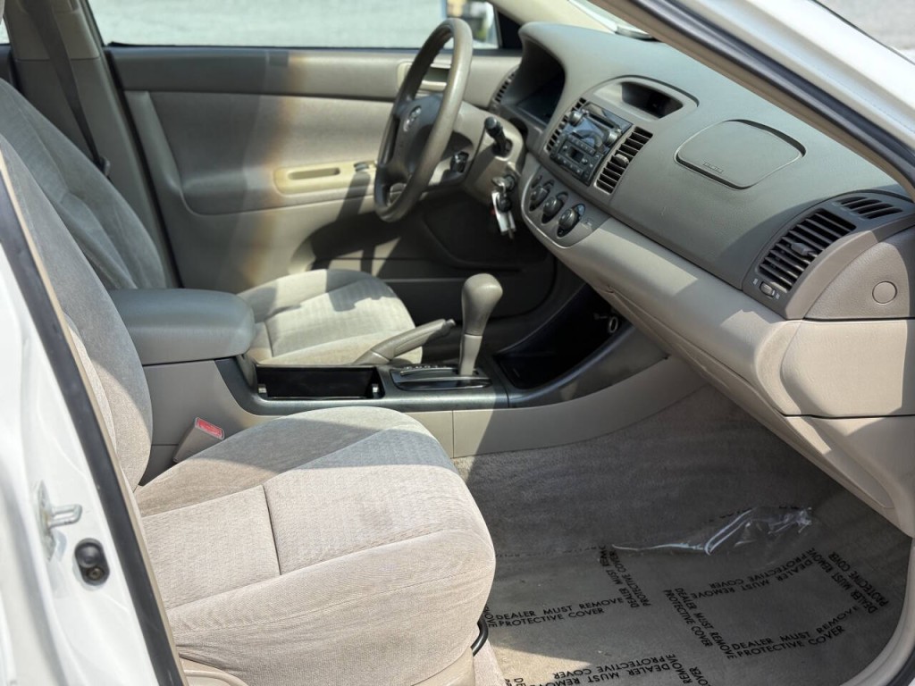 2002 Toyota Camry Image 12