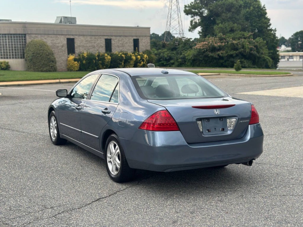 2007 Honda Accord Image 3