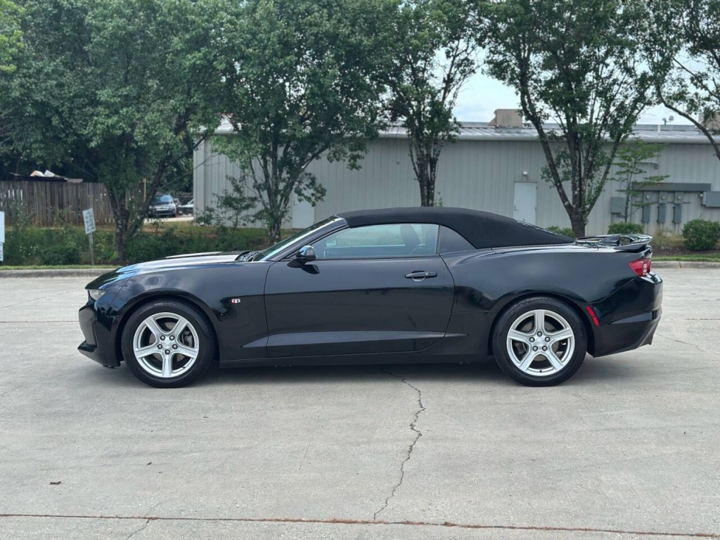 2019 Chevrolet Camaro Image 2