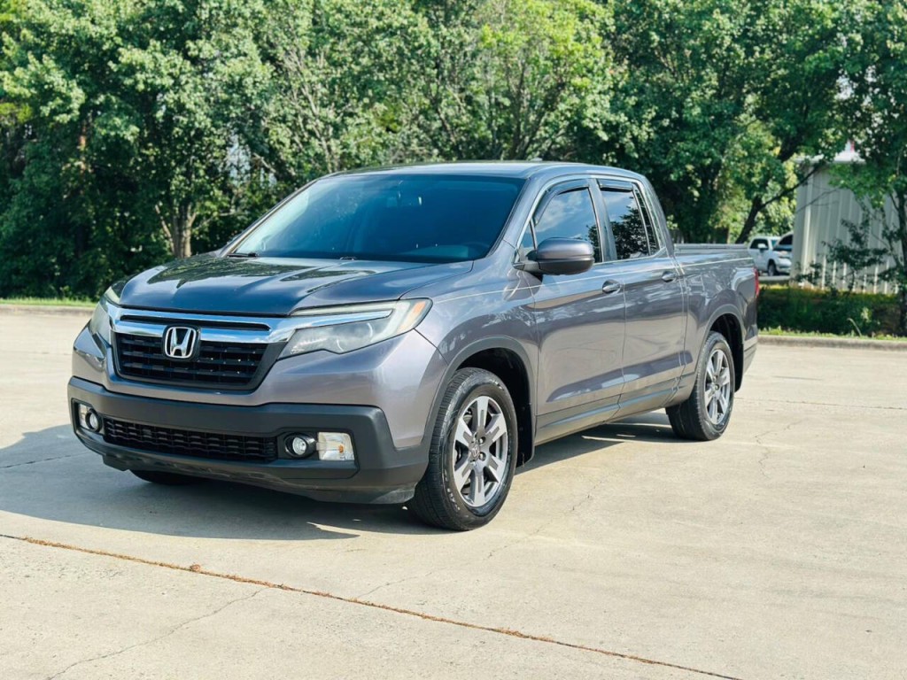 2017 Honda Ridgeline Image 1