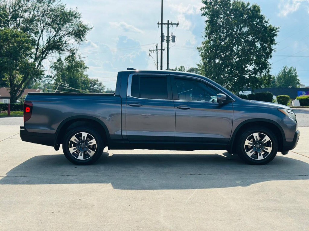 2017 Honda Ridgeline Image 5