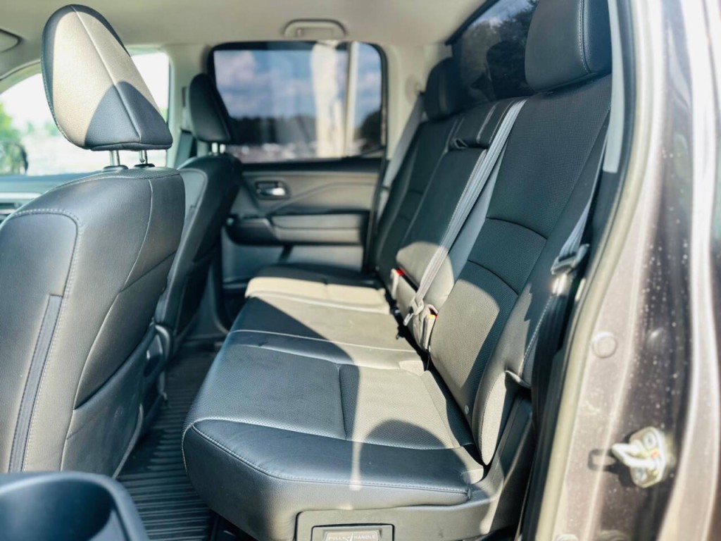 2017 Honda Ridgeline Image 9