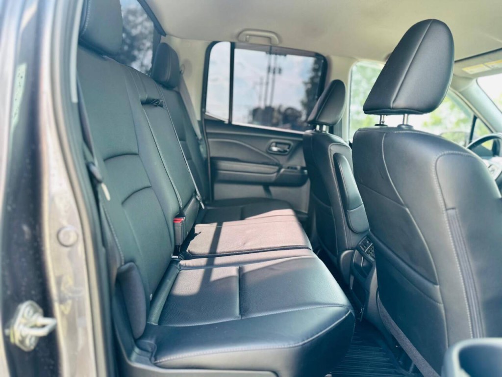 2017 Honda Ridgeline Image 10