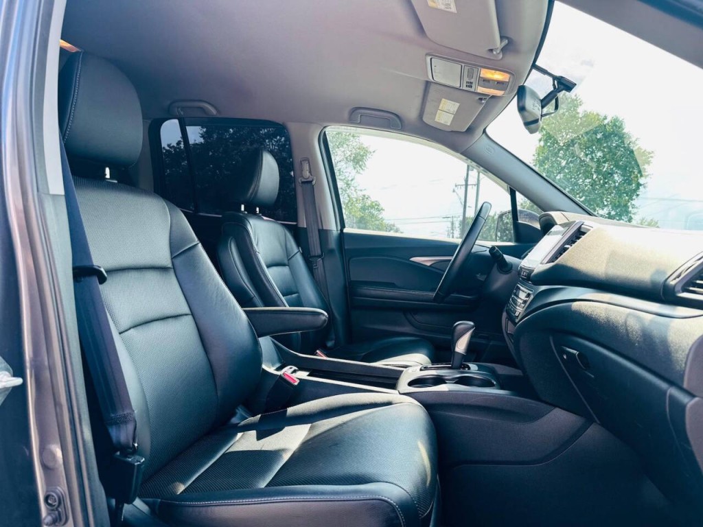 2017 Honda Ridgeline Image 12