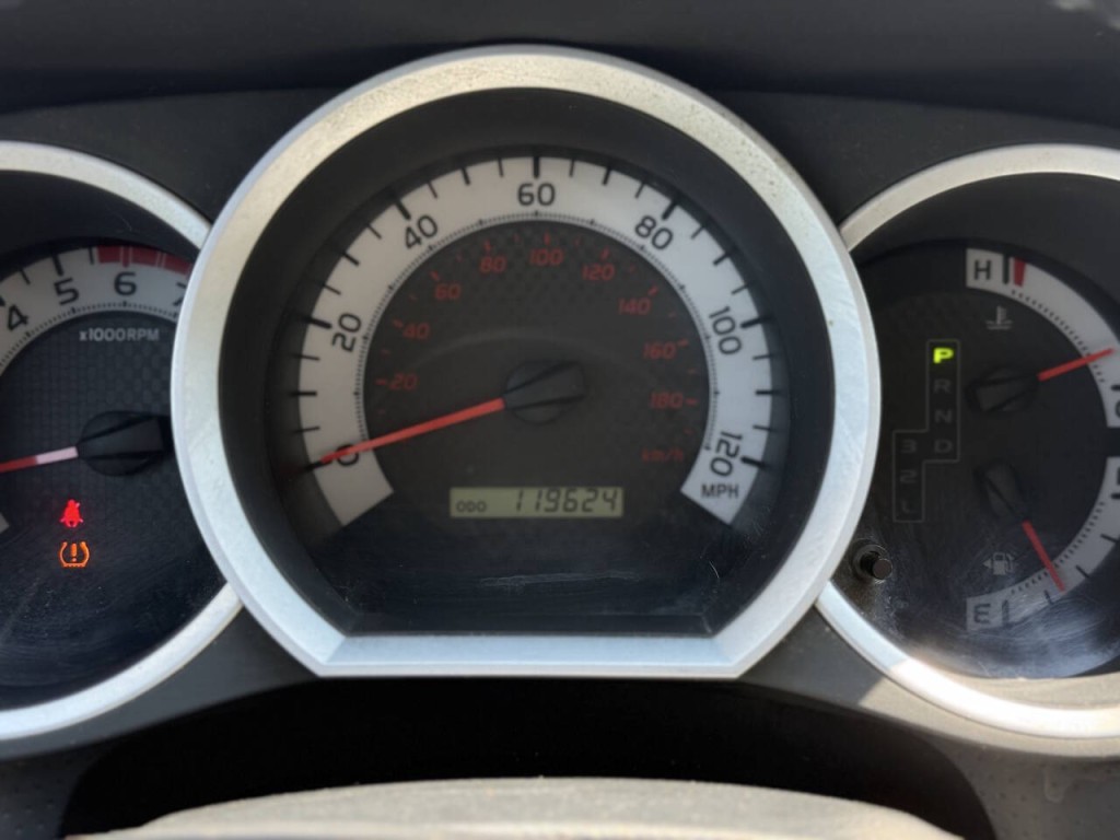 2015 Toyota Tacoma Image 13