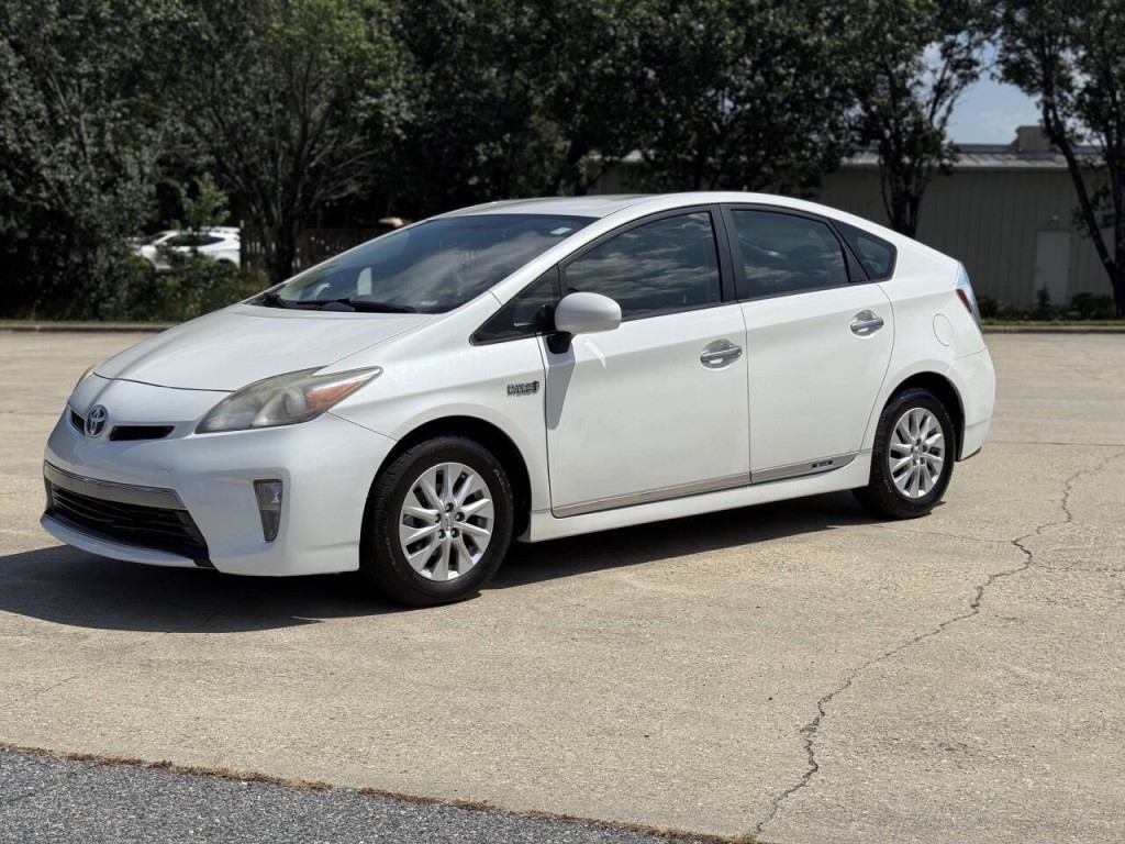 2013 Toyota Prius Image 1