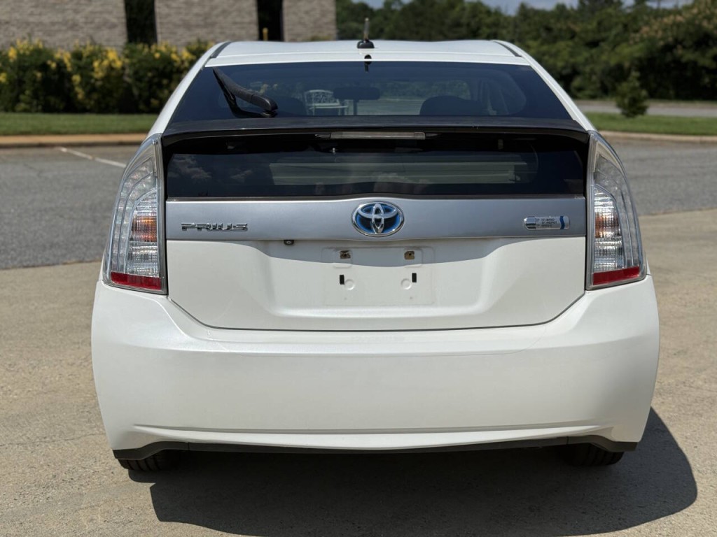 2013 Toyota Prius Image 4