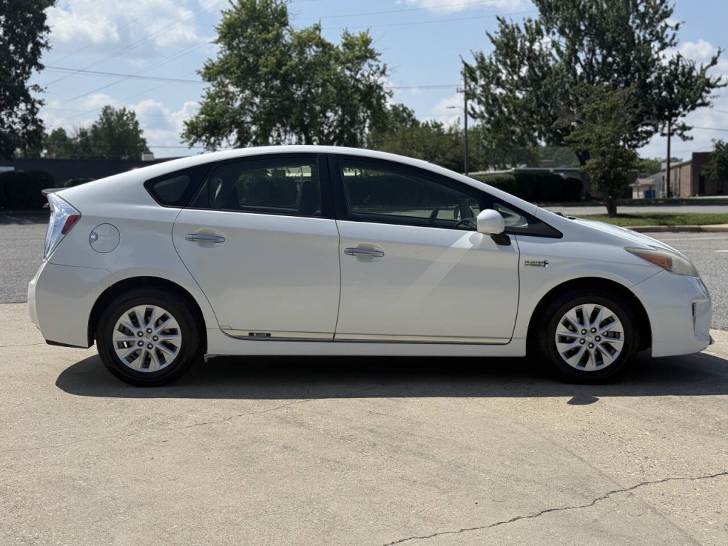 2013 Toyota Prius Image 6
