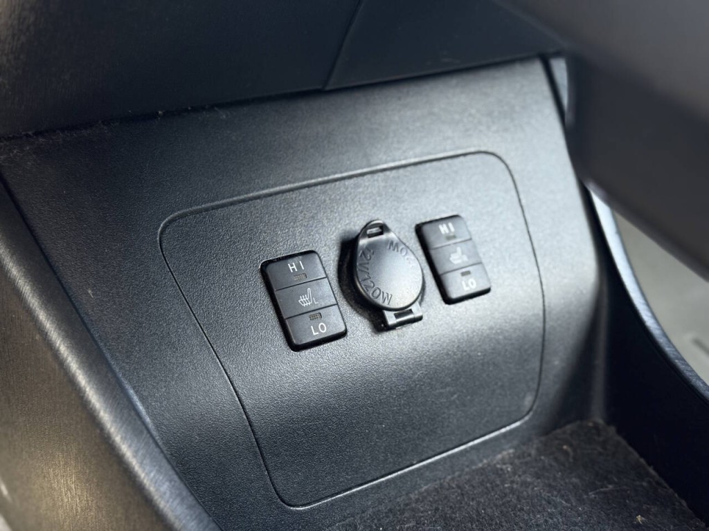2013 Toyota Prius Image 14