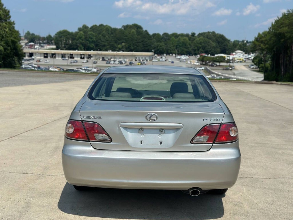 2004 Lexus ES 330 Image 4